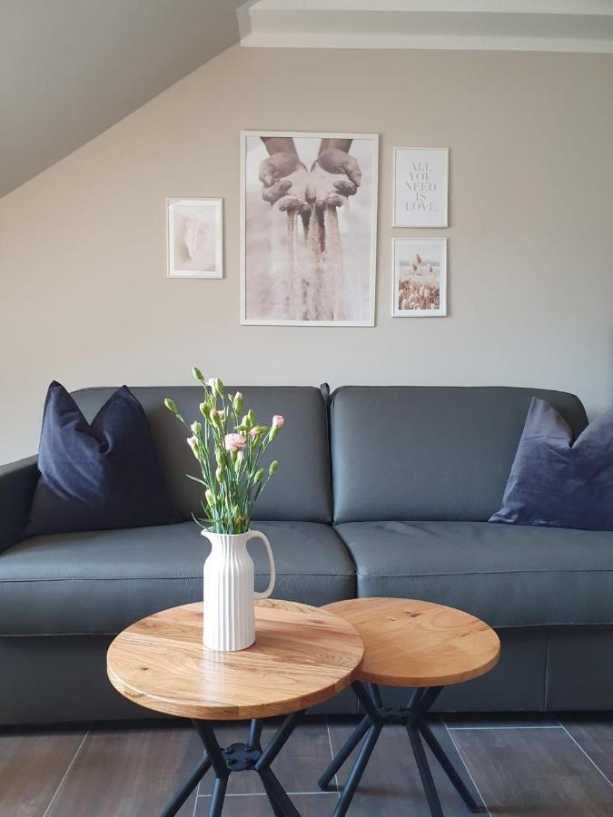 Neumuhler Hof: Stylish Lenia With Free Parking Apartment